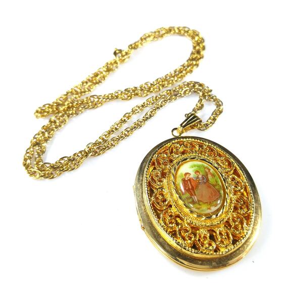 Ceramic Cameo Photo Locket Necklace, Filigree Gold Plated, 1960s Vintage Jewelry - Picture 2 of 10